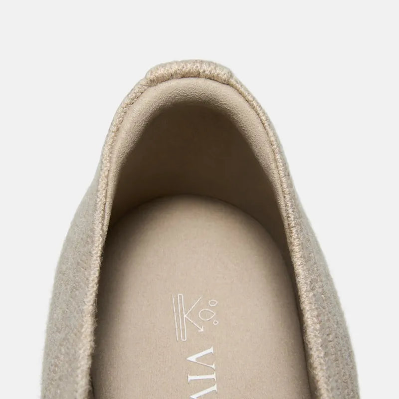 Square-Toe Derby Flats (Cheslea)